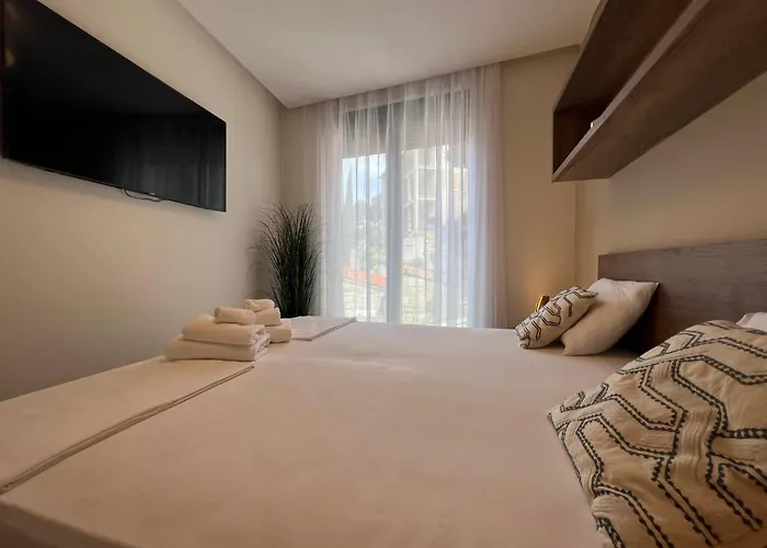 Infinity N5 Villa Brzet