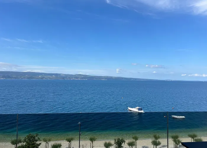 Infinity N5 Villa Brzet
