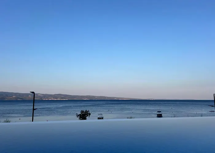 Infinity N5 Villa Brzet