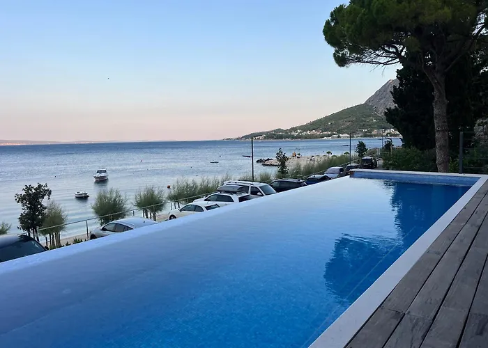 Infinity N5 Villa Brzet