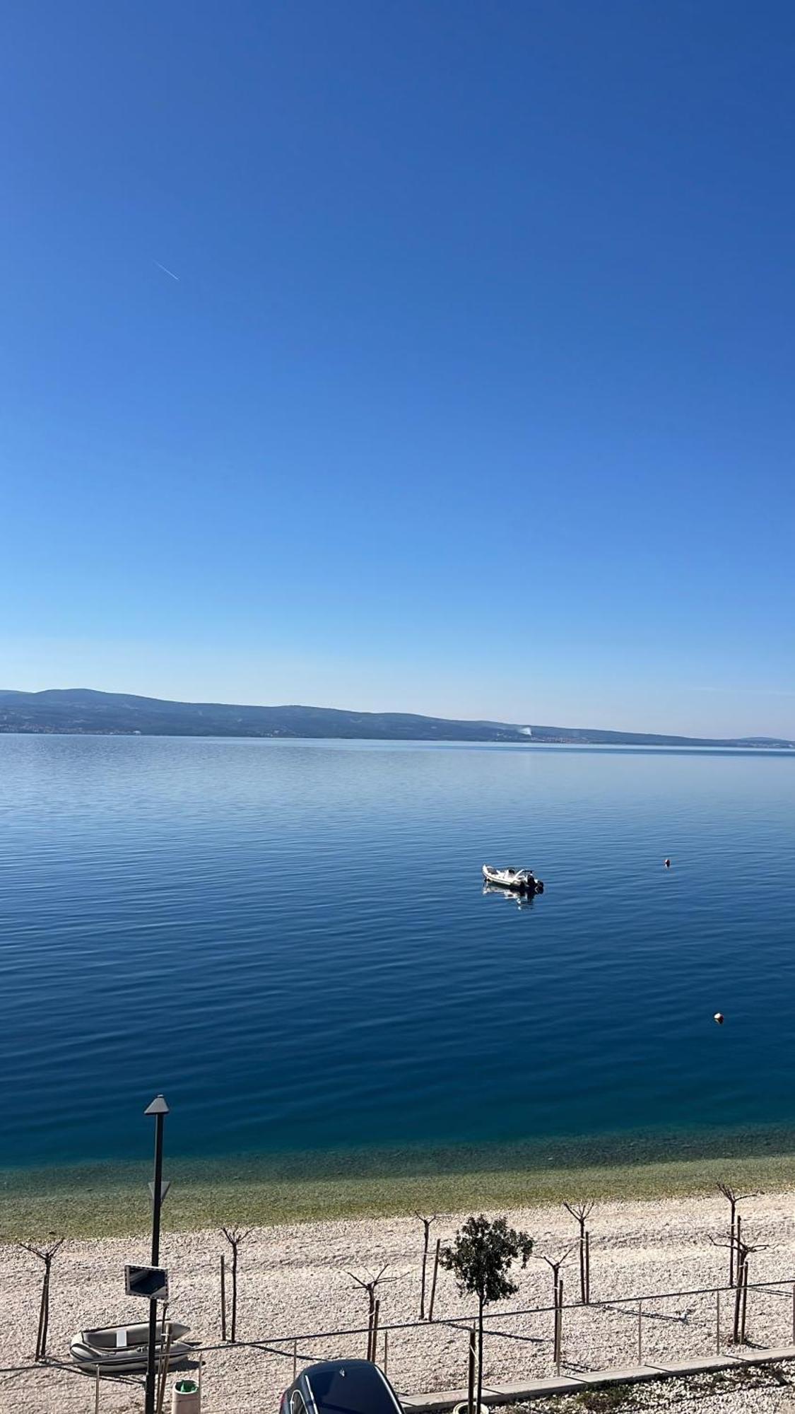 Infinity N5 Brzet * Omiš